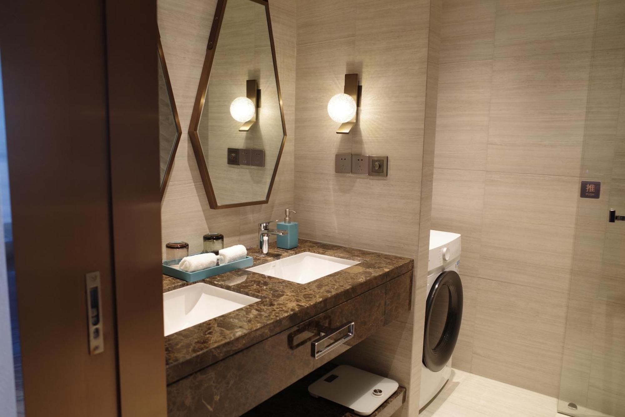 L+Snow Supreme Hotel Shanghaj Zewnętrze zdjęcie